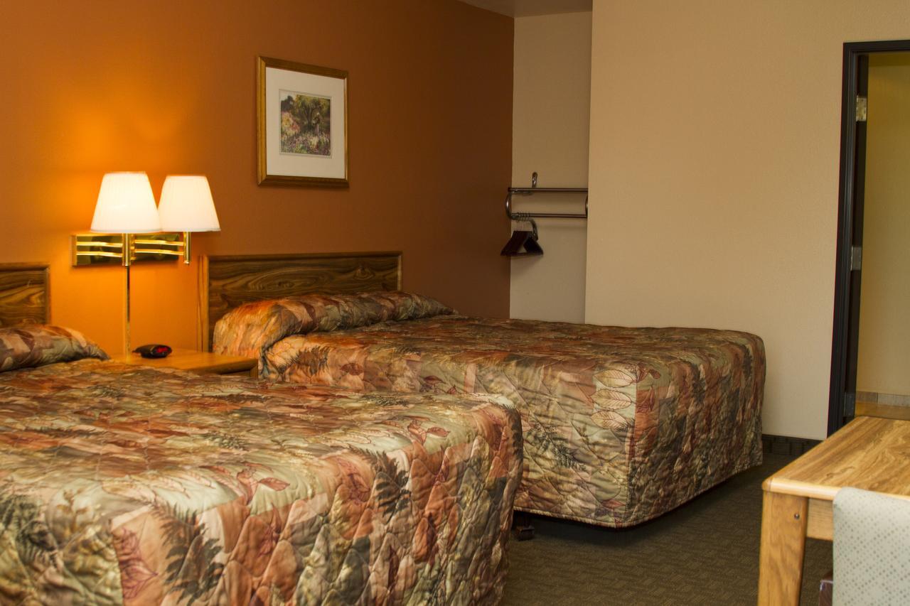 Cottonwood Inn&Suites Phillipsburg Buitenkant foto