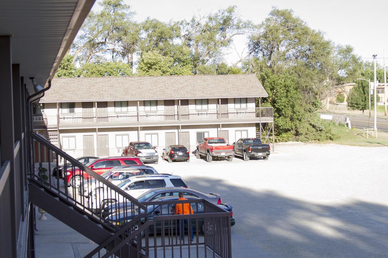 Cottonwood Inn&Suites Phillipsburg Buitenkant foto