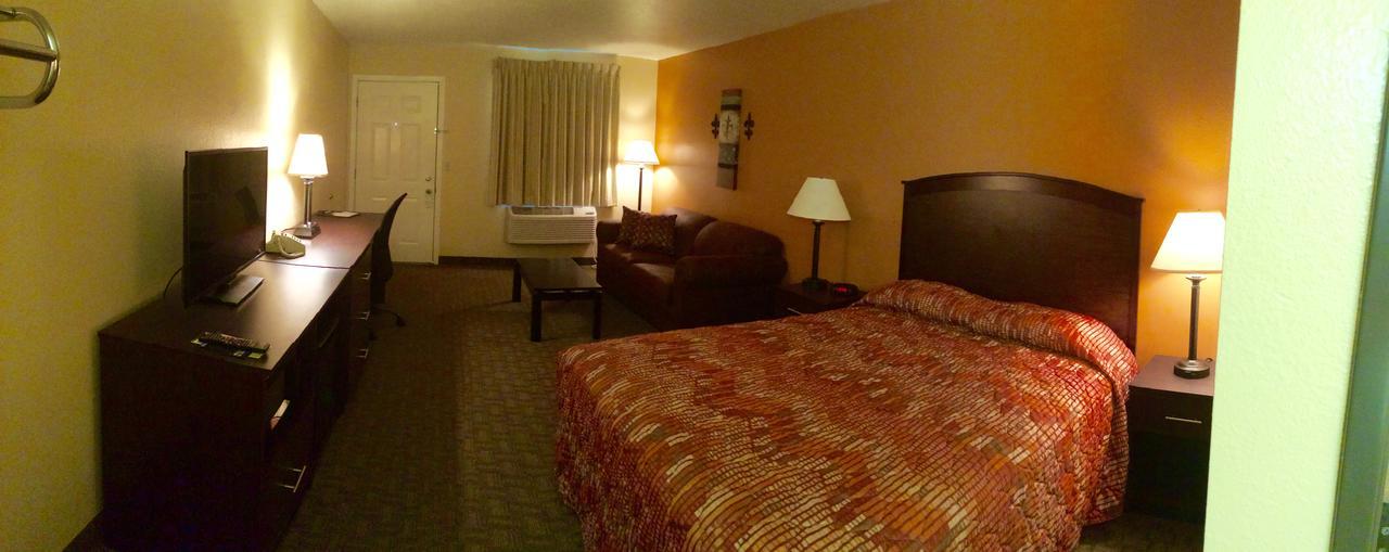 Cottonwood Inn&Suites Phillipsburg Buitenkant foto